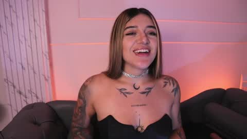 Ashley Lauren online show from 15, 2, 2025