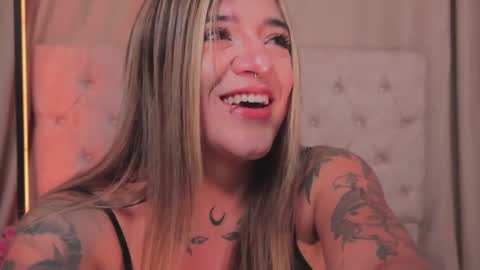 Ashley Lauren online show from 27, 2, 2025