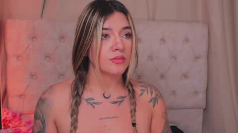 Ashley Lauren online show from 28, 2, 2025