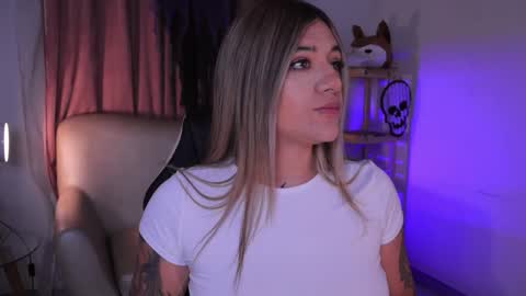 Ashley Lauren online show from 20, 10, 2025