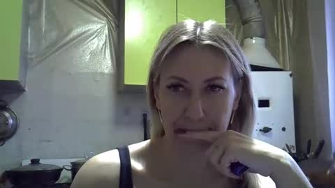 Snapshot of ashleyxhoney chatting on 2, 12, 2025 AshleyXHoney online show from 2, 12, 2025
