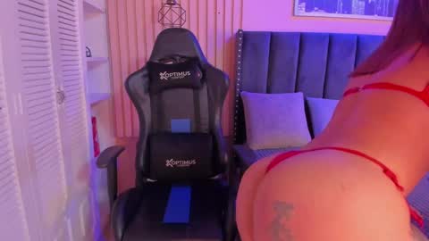 Snapshot of ashlye_miller_ chatting on 5, 3, 2025 ashlye_miller_ online show from 5, 3, 2025