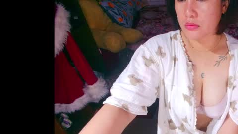 Snapshot of asian_diana69 chatting on 5, 1, 2025 diane online show from 5, 1, 2025
