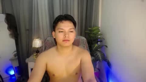 Snapshot of asian_handsomexx chatting on 27, 10, 2025 asian_handsomexx online show from 27, 10, 2025