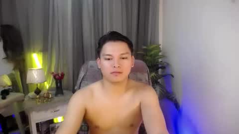 Snapshot of asian_handsomexx chatting on 31, 10, 2025 asian_handsomexx online show from 31, 10, 2025