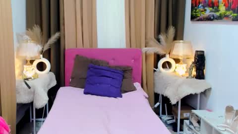 mooreen online show from 1, 12, 2025