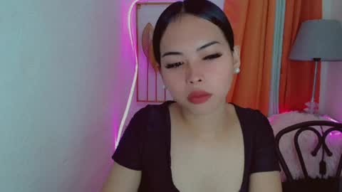 Snapshot of asian_pinay_oldlover chatting on 21, 7, 2026 Angel online show from 21, 7, 2026