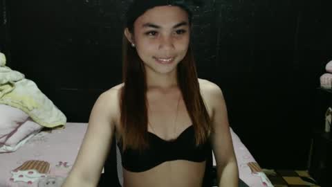 Snapshot of asian_reyshell chatting on 8, 1, 2025 Reyshell online show from 8, 1, 2025