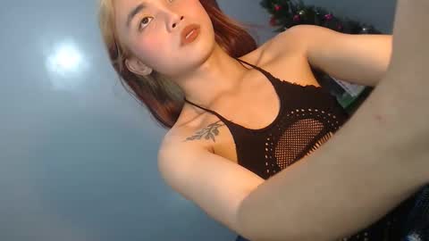 Snapshot of asian_reyshell chatting on 21, 12, 2025 Reyshell online show from 21, 12, 2025