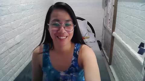 Snapshot of asian_sexydimples chatting on 4, 1, 2025 Trixie online show from 4, 1, 2025