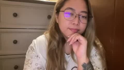 Snapshot of asianbunny10 chatting on 19, 7, 2026 Curvy online show from 19, 7, 2026