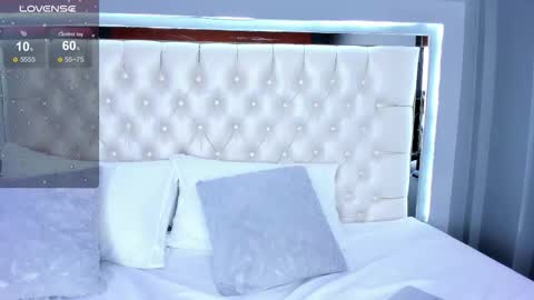 Snapshot of aslysander chatting on 29, 10, 2025 A S L Y S A N D E R online show from 29, 10, 2025