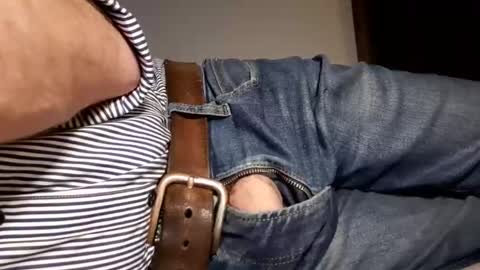 Will take commands from GuysWomenCouples etc online show from 28, 2, 2025