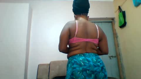 FLORAH DANIEL online show from 27, 6, 2026