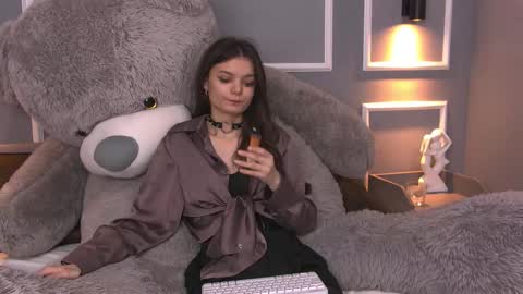 Aster Quinn online show from 11, 3, 2025