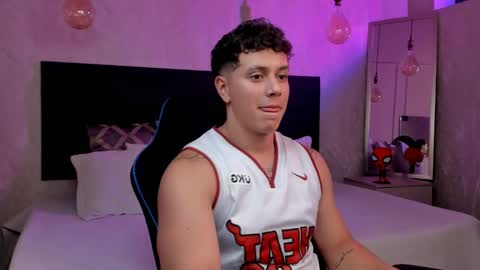 astonhills online show from 11, 4, 2026