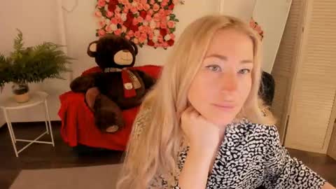 astramonroe online show from 24, 5, 2026
