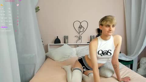 Snapshot of astrellia chatting on 7, 10, 2025 Diana online show from 7, 10, 2025