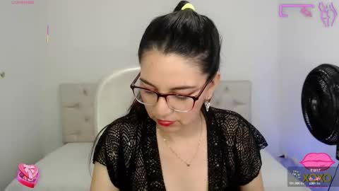 Snapshot of astrolover_ chatting on 11, 10, 2025 camila online show from 11, 10, 2025