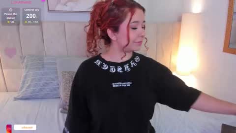 Snapshot of atena_cuteee chatting on 9, 10, 2025 sofia online show from 9, 10, 2025