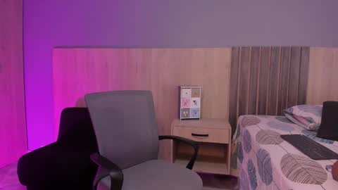 Atenea online show from 19, 12, 2025