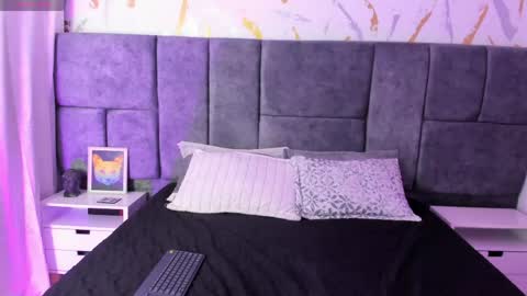 Snapshot of atenea_velle chatting on 24, 4, 2026 atenea velle online show from 24, 4, 2026