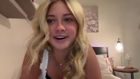 Snapshot of athenaaa8 chatting on 24, 7, 2026 Athena online show from 24, 7, 2026