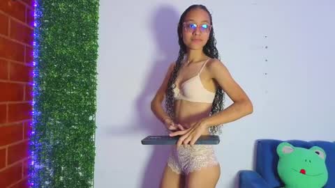 Snapshot of athenea_03 chatting on 15, 5, 2026 Athenea online show from 15, 5, 2026