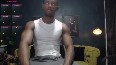 Snapshot of athleticbig_cock chatting on 28, 2, 2025 ATHLETIC COCK online show from 28, 2, 2025