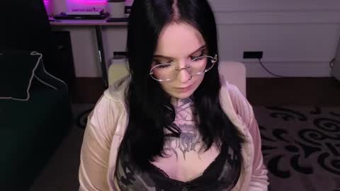 online every day between 10am-23pm online show from 18, 4, 2026