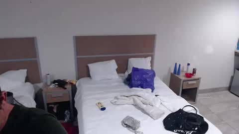 atreatforyou_86 online show from 12, 11, 2025