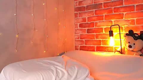 Sarah Doll online show from 9, 10, 2025