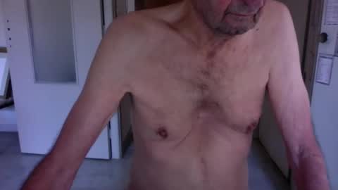 auguste061400 online show from 12, 12, 2024