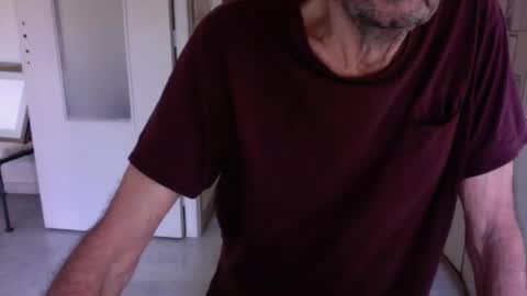 auguste061400 online show from 7, 1, 2025