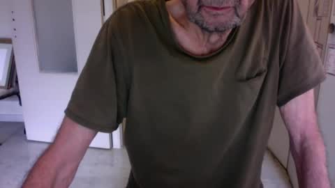 auguste061400 online show from 16, 1, 2025