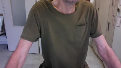 auguste061400 online show from 8, 2, 2025