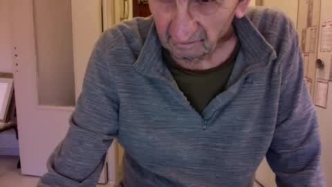 auguste061400 online show from 9, 2, 2025