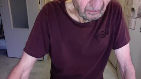 auguste061400 online show from 22, 2, 2025