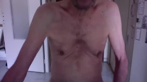 auguste061400 online show from 28, 2, 2025