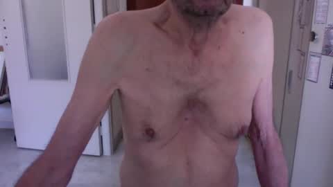 auguste061400 online show from 8, 3, 2025