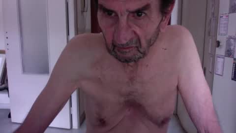 auguste061400 online show from 11, 3, 2025