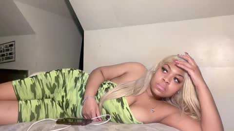 Snapshot of aunyxxx chatting on 11, 2, 2025 aunyxxx online show from 11, 2, 2025