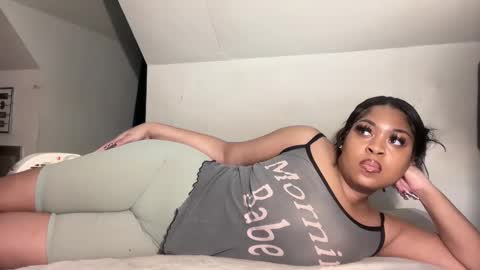 Snapshot of aunyxxx chatting on 8, 10, 2025 aunyxxx online show from 8, 10, 2025