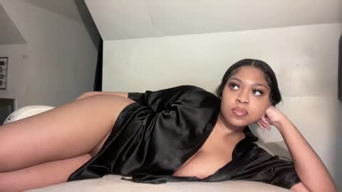 Snapshot of aunyxxx chatting on 28, 10, 2025 aunyxxx online show from 28, 10, 2025
