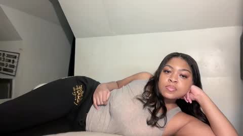 Snapshot of aunyxxx chatting on 27, 11, 2025 aunyxxx online show from 27, 11, 2025
