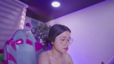 Snapshot of aura_rouss chatting on 1, 11, 2025 aura_rouss online show from 1, 11, 2025