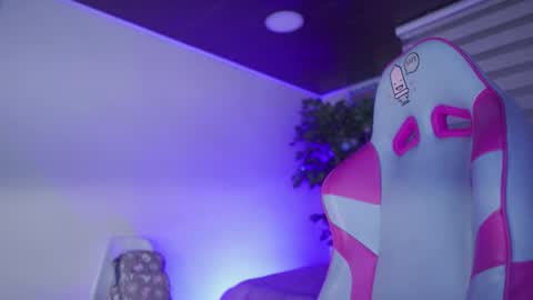 aura_rouss online show from 3, 2, 2026