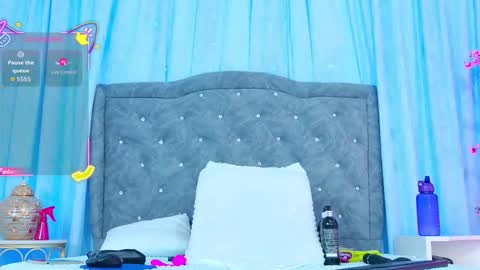 Aura online show from 9, 10, 2025