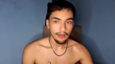 Snapshot of auron_merrow chatting on 3, 12, 2025 auron_merrow online show from 3, 12, 2025