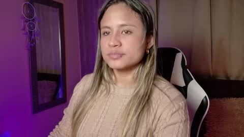 Snapshot of aurora_collins08 chatting on 19, 9, 2025 aurora_collins08 online show from 19, 9, 2025